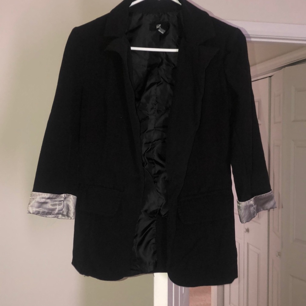 Cute black blazer